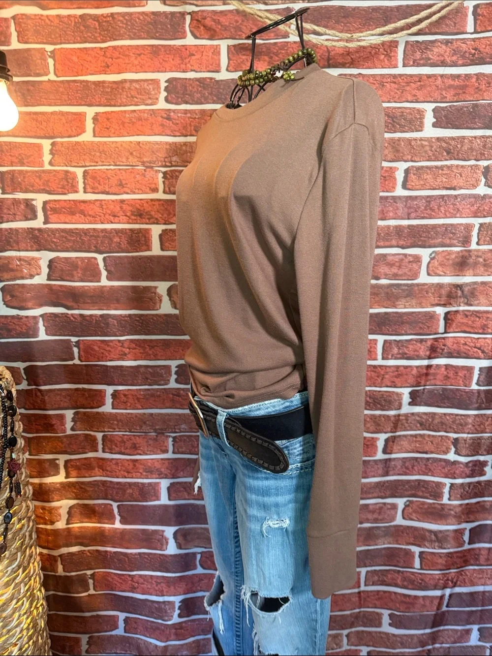👚 Cotton Long Sleeve Thumb Hole Top — Camo Brown — Sz L / NWOT / Q